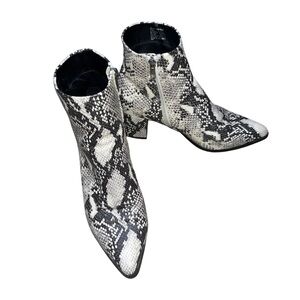 Madden Girl Women’s Size 9 1/2, Snakeskin Block Heeled Ankle Boots